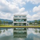 에메랄드빌딩 | 안성 칠곡저수지 카페 에메랄드그린 | 통창 너머 물멍...힐링하는 나만의 아지트 (솔직후기/주차/메뉴)