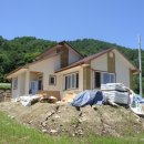 언덕위의 하얀집 이미지