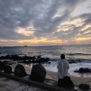 노을로 물든 한담해변의 산책 이미지