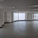 부평건설(주) | 부평 대학빌딩 사무실 80평 철거 사례｜탑승식 바닥 철거장비로 신속하게 완료한 만호건축 현장 후기