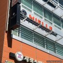 유니팜약국 | 빌리언즈테일러 신랑 맞춤예복 위치/주차/외관 안내