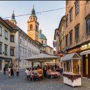 슬로베니아의 호수 언덕에서 이미지