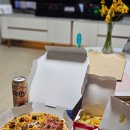 도미노 | 도미노피자 신메뉴 먹어봤어요! 치즈버거피자 &amp; 할라피뇨버거 반반 후기
