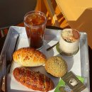 봉산빌라 | 여수 대형 카페 추천 봉산동 게장거리 근처 오션뷰 베이커리 맛집 따부카페