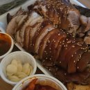 소문난 황칠 순대국 왕족발 | 쫀득 왕족발 &amp; 불족발, 깔끔한 순대국! 면목 동원시장 '소문난 황칠 순대국 왕족발'