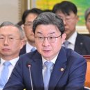 이억원 금융위원장 "AI 해킹 막기 위한 망분리 규제 효과 이미지