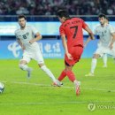 한국 남자축구, 우즈베크 꺾고 결승행…3연패 '한 발 남았다' 이미지