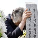 "문재인처럼 얼버무린 이재명" 천안함 유족, 그래서 더 화난다 이미지