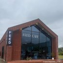 양평 대형카페 추천 피드 (Cafe Feed) 잔디밭이 있어 아이, 반려동물과 방문하기 좋은 카페