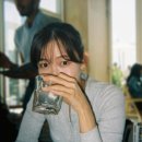 정영희헤어라인 | 신현빈 피부톤 낮춘 분장 비결, 영화 얼굴 비하인드 스토리