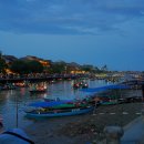 강가의 작은도시 이미지