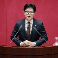 [속보] 한동훈 “반도체는 민주당 전대용 총알 아냐…정치가 입지 정하면 안 돼”