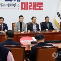 중진들 설득도 무용…‘윤석열 늪’ 빠진 장동혁