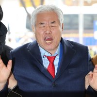 전광훈 측, 혐의 부인하며 건강 악화 호소…“살아있는 게 기적”