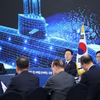 [단독]“8000t급 한국형 핵잠, 2030년대 중반 첫 진수”