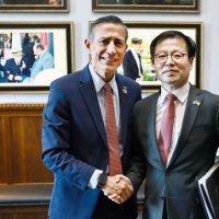 여한구 만난 강경파 美의원 "미국기업에 정부차원 적대행위시 후과"