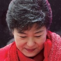 박근혜 전 대통령 사저 가압류, 모금이라도 하자