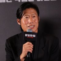 '암살자(들)' 후폭풍 일파만파…유해진 광고 댓글 막히더니 이젠 자택 앞 집회