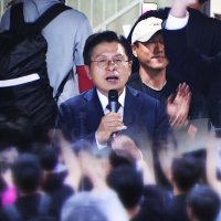 '온몸으로 봉쇄' 잠실 상황…부정선거론자들 속속 집결