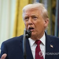 트럼프, 英·캐나다 중국 밀착 경고…“중국과 거래는 위험”