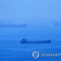 韓선박 호르무즈 탈출 이어지나…"남은 25척 통항도 협의 중"