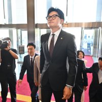 한동훈 “장동혁, 보수 재건 걸림돌…물러날 때 알아야”