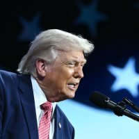 '예수 합성' 그림 올리더니…트럼프, 성경 '마라톤 낭독' 행사 참여