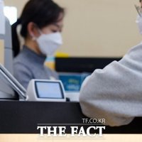 금리 오르는데 주담대 10명 중 7명은 변동형…'싼 금리'의 역설