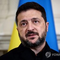 젤렌스키, 트럼프 압박에도 "러 정유시설 공격 재개…패트리엇 주면 중단"