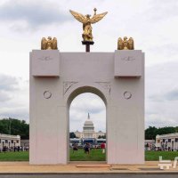 트럼프, 워싱턴에 초대형 개선문 짓는다…"2주 내 굴착"