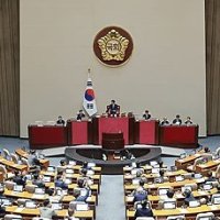 [속보] "멱살을 열 번이라도 잡지" 국힘, 상임위 배정에 내부 소동