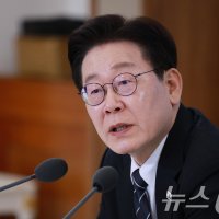 李대통령 "눈뜨면 출근이랬더니 악덕 사업주…필요하면 靑 인력 보강"