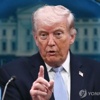 트럼프 "핵 많이 가진 김정은 옆에 미군…한국 우리 안도와"