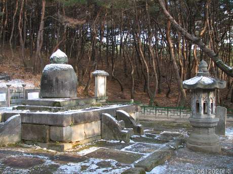 여주 여행 (3) : 봉미산 품에 안겨 여강을 굽어보는 신륵사