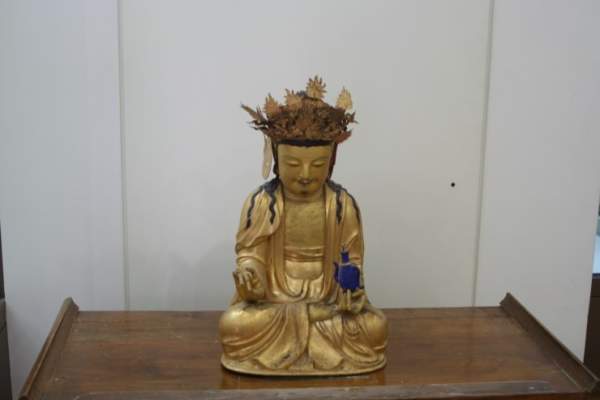 표충사목조관음보살좌상 (表忠寺 木造觀音菩薩坐像)