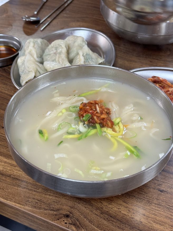 광명사거리 유치원 시절부터 다닌 노포 맛집 :: 옛진미칼국수