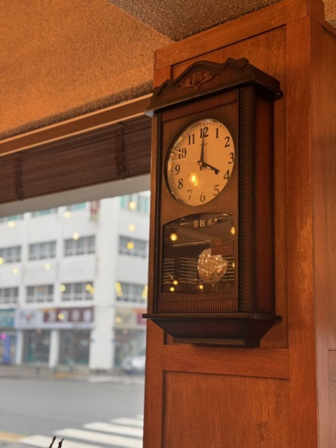 강릉 빵집 레트로감성 베이커리카페 바로방에서 상하이버터떡 먹고 온 후기