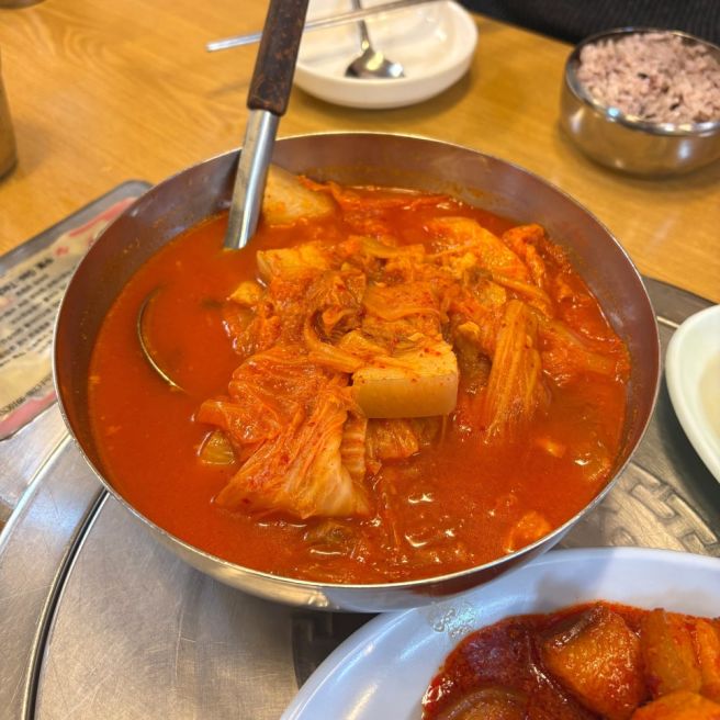 마포 공덕 점심 추천 40년 전통 김치찌개 전문점 굴다리식당