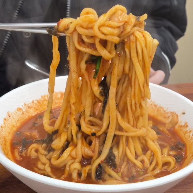 부산 강서구 김해공항 맛집 윤슬칼국수 배터진 후기 (주차 편해요)