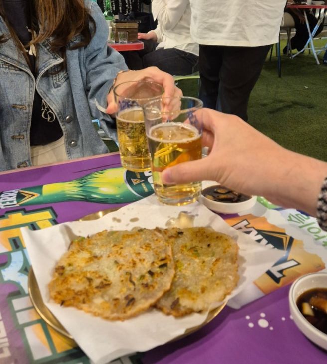 서울미래유산의 내공! 을지로 4가 힙지호프에서 즐기는 닭무침과 녹두전 [산골막국수]