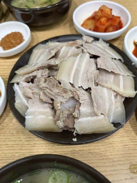 [중구] ‘마산식당’ : 대구경상감영공원 고기밥 돼지국밥 노포 맛집 (군위식당 비교)