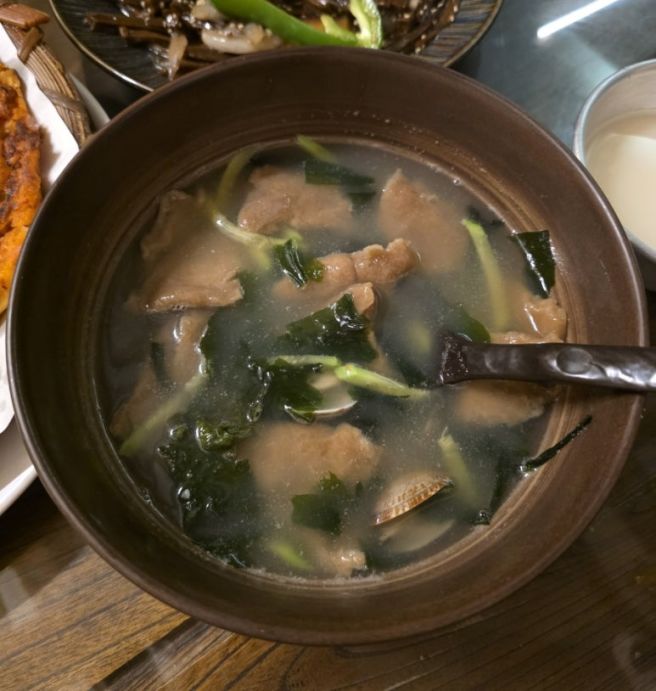광주 동명동 맛집 황톳길, 30년 넘은 한옥 술집 도토리묵잡채와 막걸리