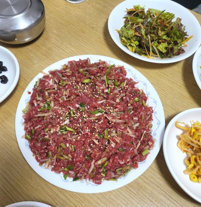 영천 편대장 영화식당 본점 20년 단골 추천 육회 맛집 육회 비빔밥 방문 후기