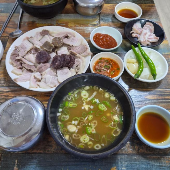 부산 광안리 자매국밥 방문후기, 쌈장다대기가 특이했던 국밥집