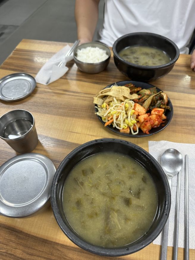 [국내여행] 통영 비진도 2일차 - 가마솥시락국, 소문난3대할매김밥, 오미사꿀빵, 비진도추천템 (1)