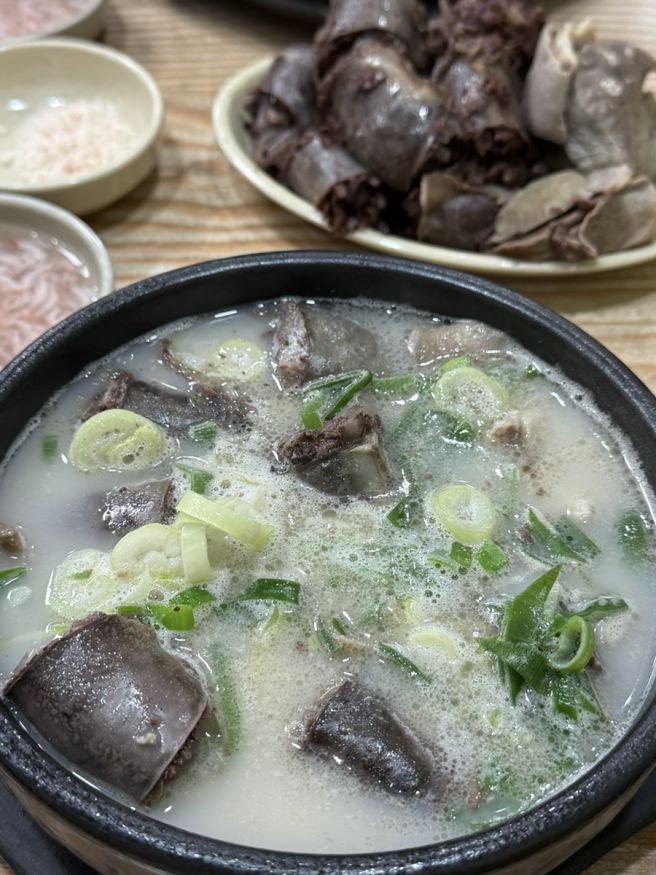 천안 병천순대거리 맛집 '청화집', 백년가게+블루리본이 증명하는 찐 순대국밥