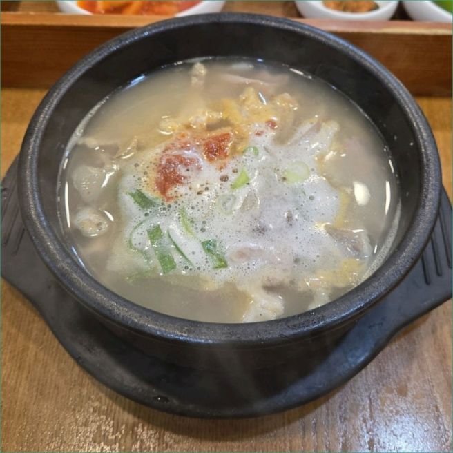 아침 식사로 찾아가기 좋은 깊은 풍미의 순천 국밥 건봉국밥 본점