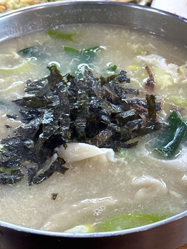 춘천 '만천만두국막국수' 로컬 떡만두국 맛집