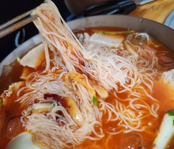 제주 산방식당 대신 영해식당｜아이들은 밀냉면, 부모님은 곰탕 먹은 가족 점심
