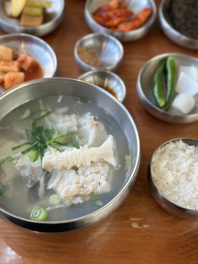 부산여행 25년 전통 해운대 맛집 I 속씨원한 대구탕 해운대점